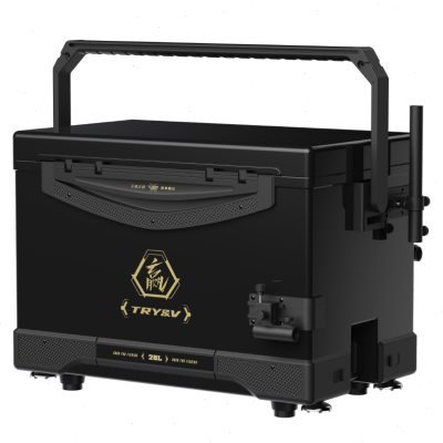 THE KINGSLAYER'S BOX 28L CAN SIT WITH A THICK, SUPER-LIGHT, SUPER-RIGGED BOX